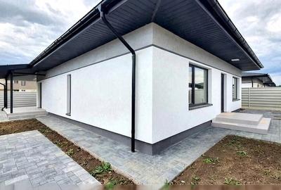 Casă cu 3 camere cu Teren 371 Mp în Păulești