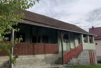 Casă cu Teren 2228 Mp în Sâncraiu - 1