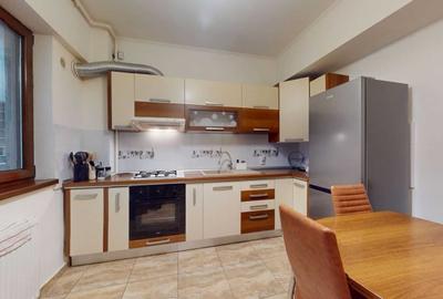Apartament cu 2 camere decomandat în Exterior Vest