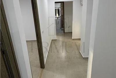 Apartament cu 4 camere decomandat în Complex Studențesc