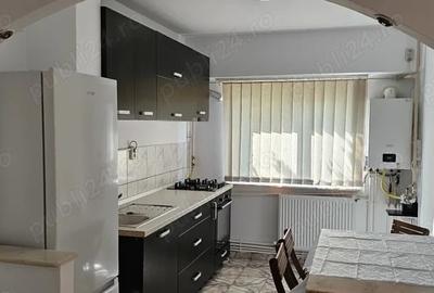 Apartament cu 2 camere decomandat, mobilat în Casa de Cultură