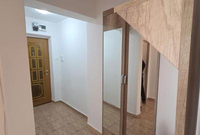 Apartament cu 2 camere decomandat în Micro 11
