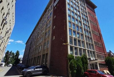 Spațiu comercial, de 1,000 mp, în Baicului
