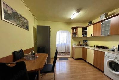 Apartament cu 2 camere decomandat în Zorilor