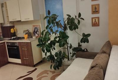 Apartament cu 2 camere semidecomandat în Apărătorii Patriei - 1