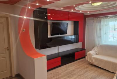 Apartament cu 3 camere decomandat în Calea București