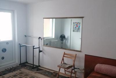 Garsonieră semidecomandată în Podu Roș