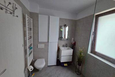 Apartament cu 2 camere decomandat, mobilat în Central