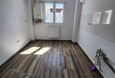 Apartament cu 3 camere decomandat în Șerbănești