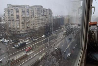 Apartament cu 4 camere semidecomandat în Crângași