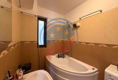 Apartament cu 3 camere semidecomandat, mobilat în 1 Mai - 12