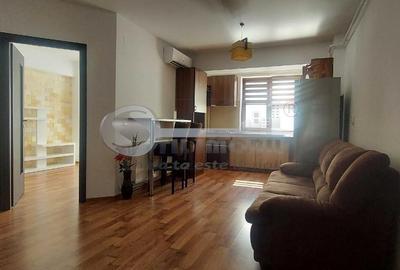 Apartament cu 3 camere decomandat în Bucșinescu