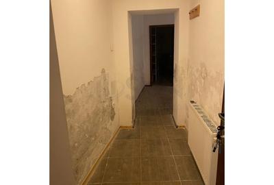 Apartament cu 4 camere decomandat în Mitropolie - 3