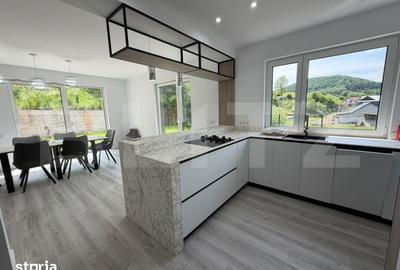 Casă cu 6 camere cu Teren 1875 Mp în Luna - 3