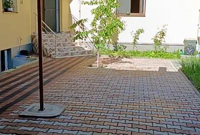 Casă cu 3 camere în Central