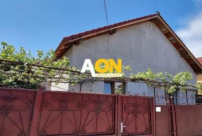 Casă individuală cu 3 camere cu Canalizare în Central
