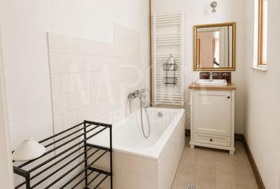 Apartament cu 3 camere semidecomandat, mobilat în Mărăști