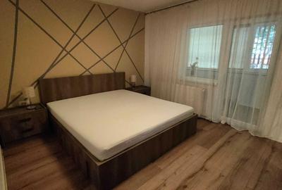 Apartament cu 3 camere decomandat în Păcii - 2