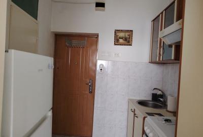 Garsonieră decomandată în Tractorul - 3