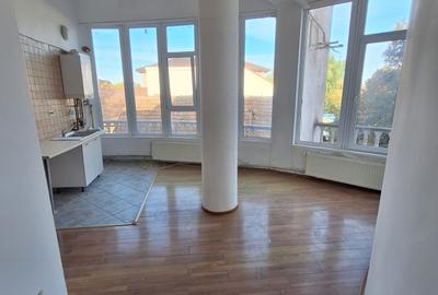 Apartament cu 2 camere nedecomandat în Mehala