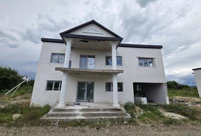 Casă cu Teren 615 Mp în Vernești