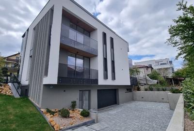 Casă cu 12 camere cu Teren 630 Mp în Andrei Mureșanu - 2