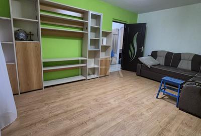 Apartament cu 3 camere decomandat în Drumul Taberei