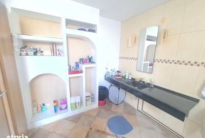 Casă cu 4 camere cu Teren 720 Mp în Gherăiești - 6