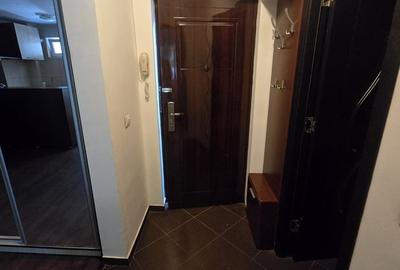 Apartament cu 2 camere decomandat în Berceni