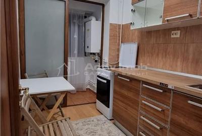 Garsonieră în Micro 20 - 2