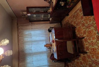 Apartament cu 3 camere decomandat în Pajura
