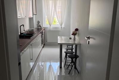 Apartament cu 2 camere decomandat în Exterior Vest