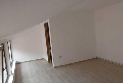 Casă cu 3 camere în Central