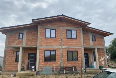 Casă cu Teren 500 Mp în Giroc