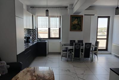 Apartament cu 3 camere semidecomandat, mobilat în Canta