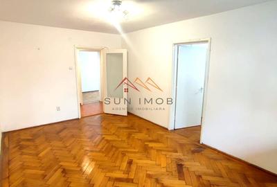 Apartament cu 3 camere semidecomandat în Central