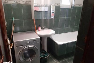 Spațiu comercial, de 280 mp, în Central - 3