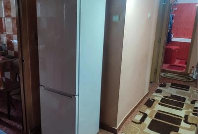 Apartament cu 3 camere decomandat în Est