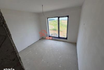 Casă cu 4 camere cu Teren 380 Mp în Central
