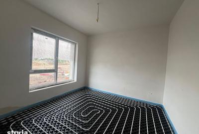 Casă cu 4 camere cu Teren 300 Mp în Central