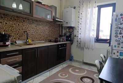 Apartament cu 3 camere decomandat, mobilat în Găvana