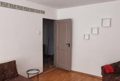 Apartament cu 2 camere decomandat în Micro 20 - 2