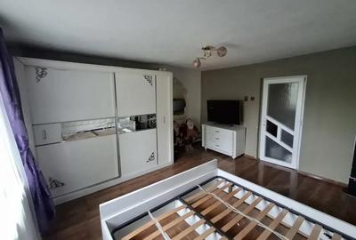 Casă cu 3 camere în Cornișoru - 1