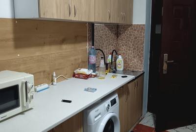 Garsonieră decomandată în Iris