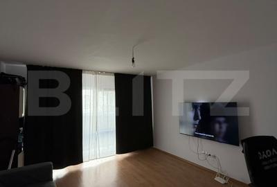 Apartament cu 2 camere decomandat în Tractorul