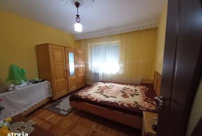 Apartament cu 3 camere decomandat în Central - 2