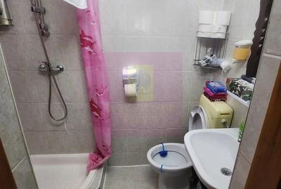Casă cu 6 camere cu Teren 327 Mp în Zamora