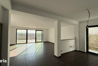 Casă cu 10 camere cu Teren 500 Mp în Corbeanca - 1