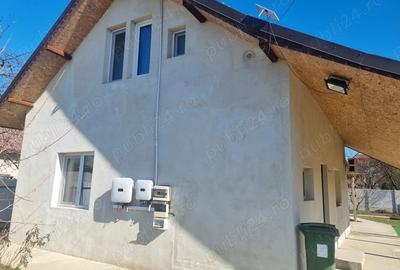 Casă cu Teren 600 Mp în Central - 2
