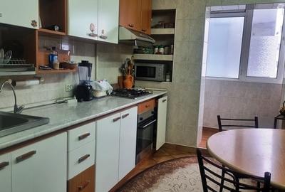 Apartament cu 3 camere decomandat în Tineretului - 8